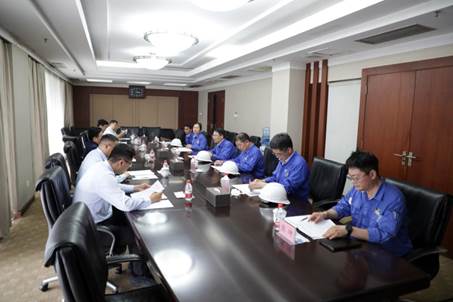 打造向上向前第一象限生力軍 錘煉甘于做人做事作難、受苦受累受屈的企業(yè)家隊(duì)伍——河南投資集團(tuán)黨委書(shū)記、董事長(zhǎng)劉新勇蒞臨安彩高科開(kāi)展主題教育調(diào)研