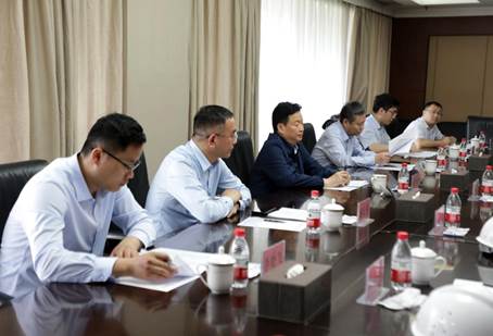 打造向上向前第一象限生力軍 錘煉甘于做人做事作難、受苦受累受屈的企業(yè)家隊(duì)伍——河南投資集團(tuán)黨委書(shū)記、董事長(zhǎng)劉新勇蒞臨安彩高科開(kāi)展主題教育調(diào)研